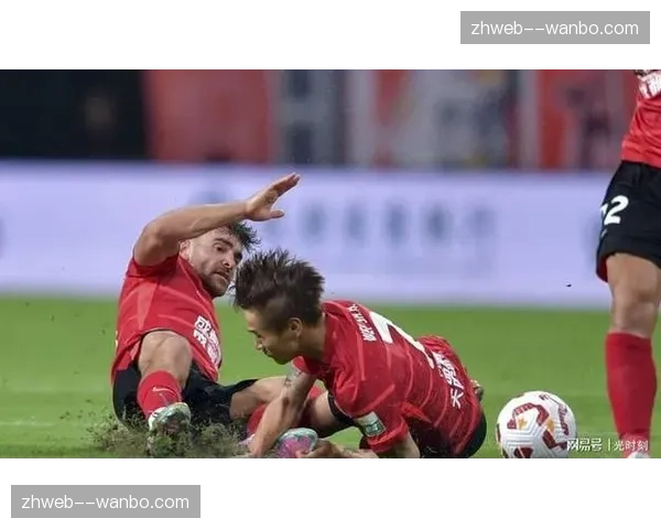 新鹏城主场曾5-2胜三镇 防守不稳致战绩起伏